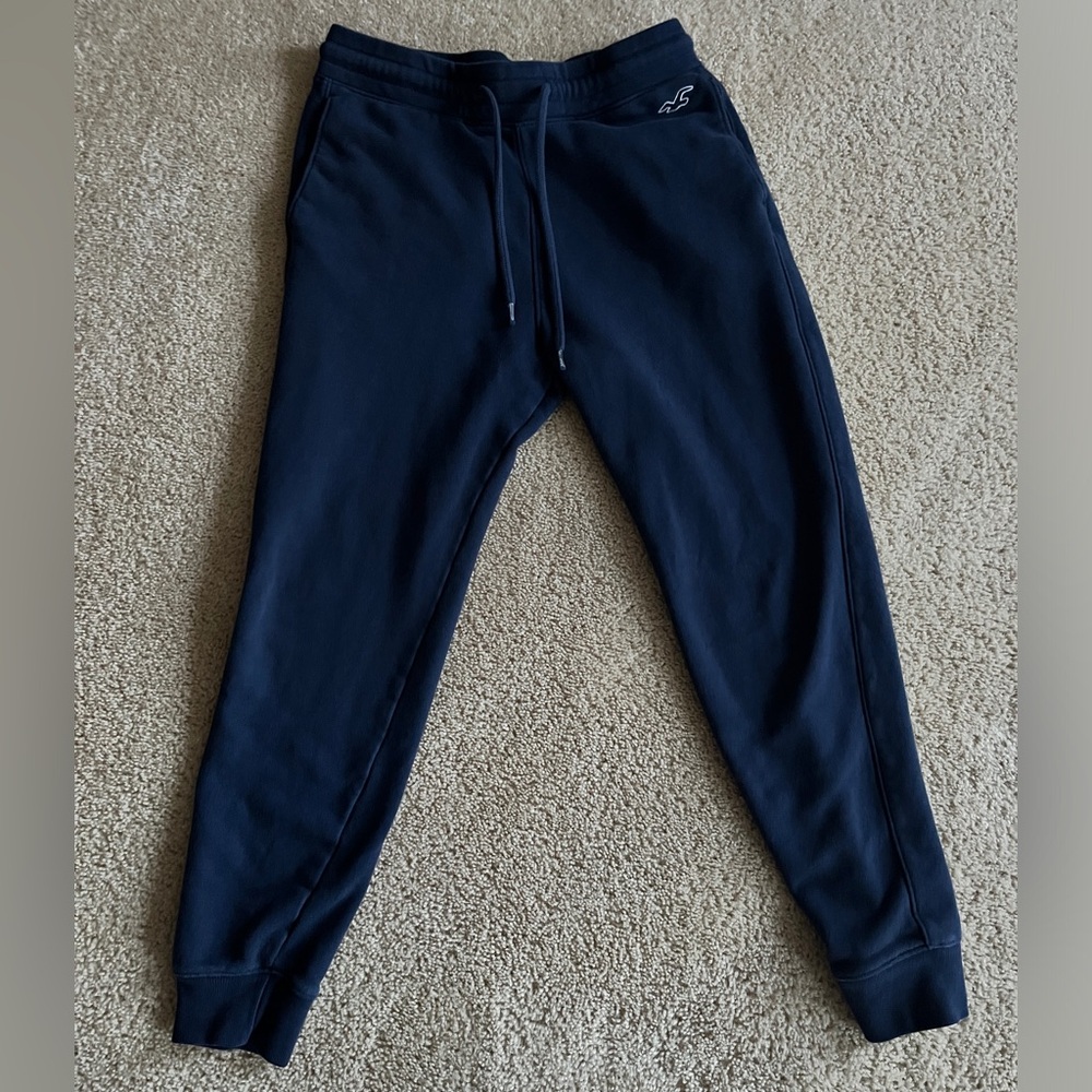 Hollister men’s joggers- small